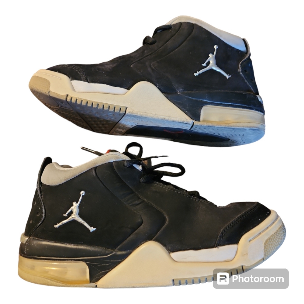 NIKE AIR JORDAN BIG FUND (GS) BLK-METALLIC SILVER SZ 5Y